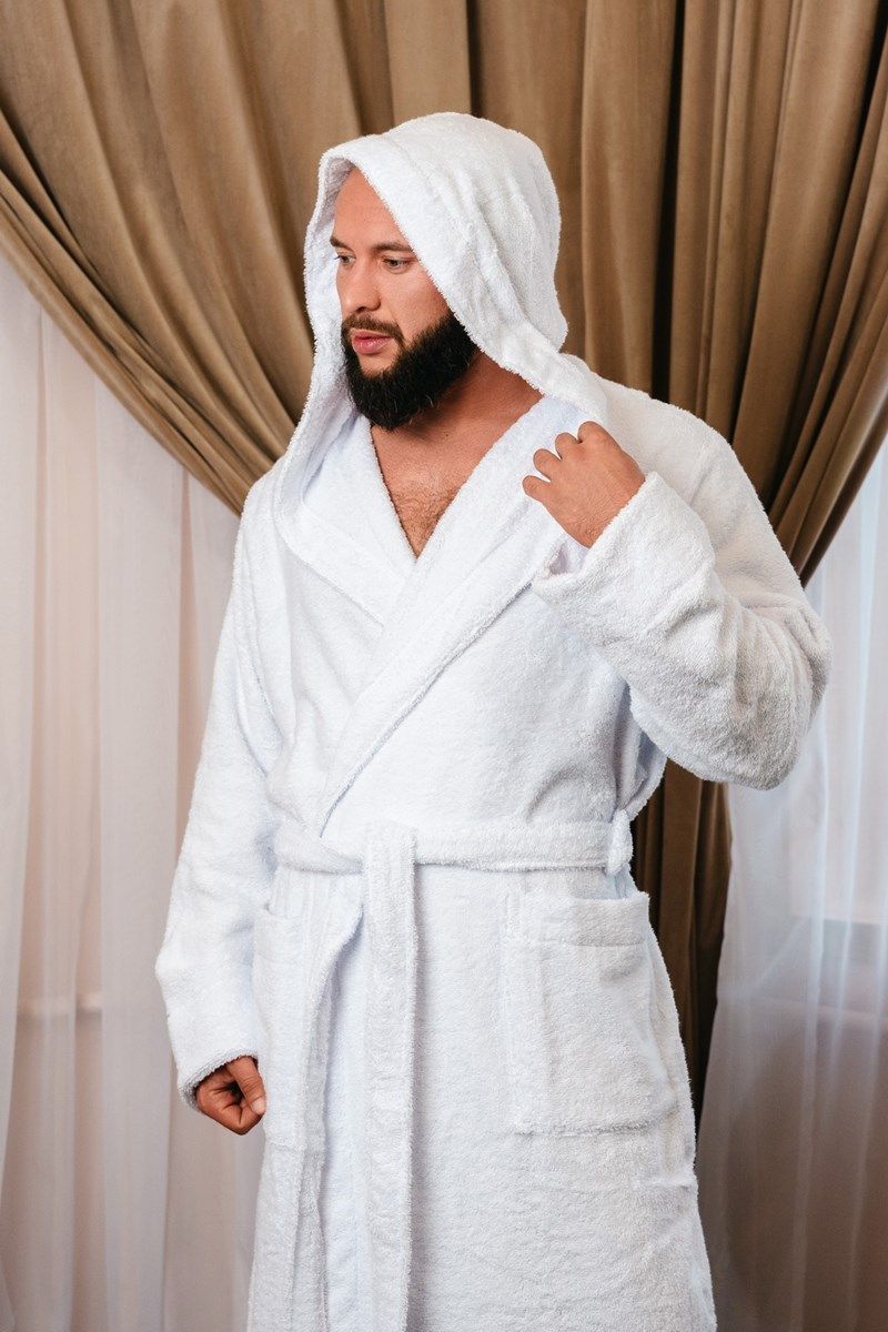 снимок Халат махровый с капюшоном, белый от магазина BIO-TEXTILES ОПТ