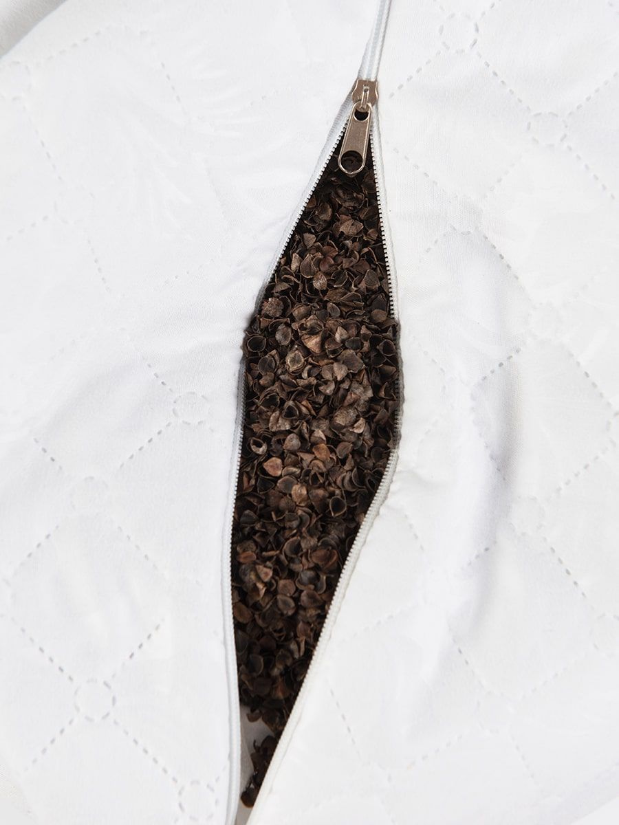 снимок Подушка "Сила природы" с лузгой гречихи полиэстер от магазина BIO-TEXTILES ОПТ